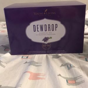 Young Living DewDrop Diffuser with Oils